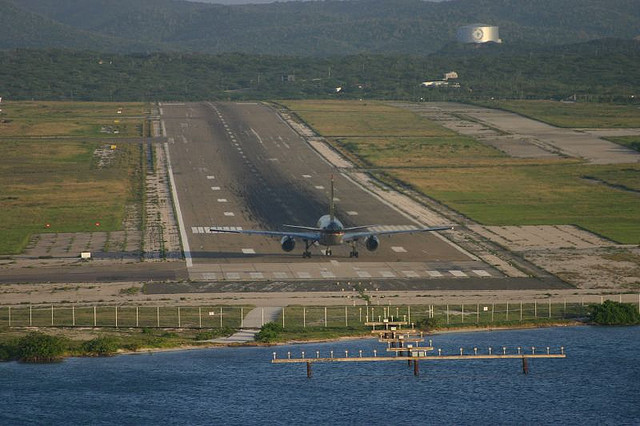 Aruba P40S Airport