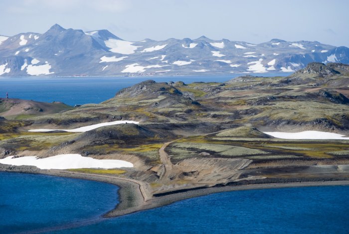 South Shetland Islands King George Island Waterloo Island Bellinghausen Station RI1ANF ZS7ANF/A